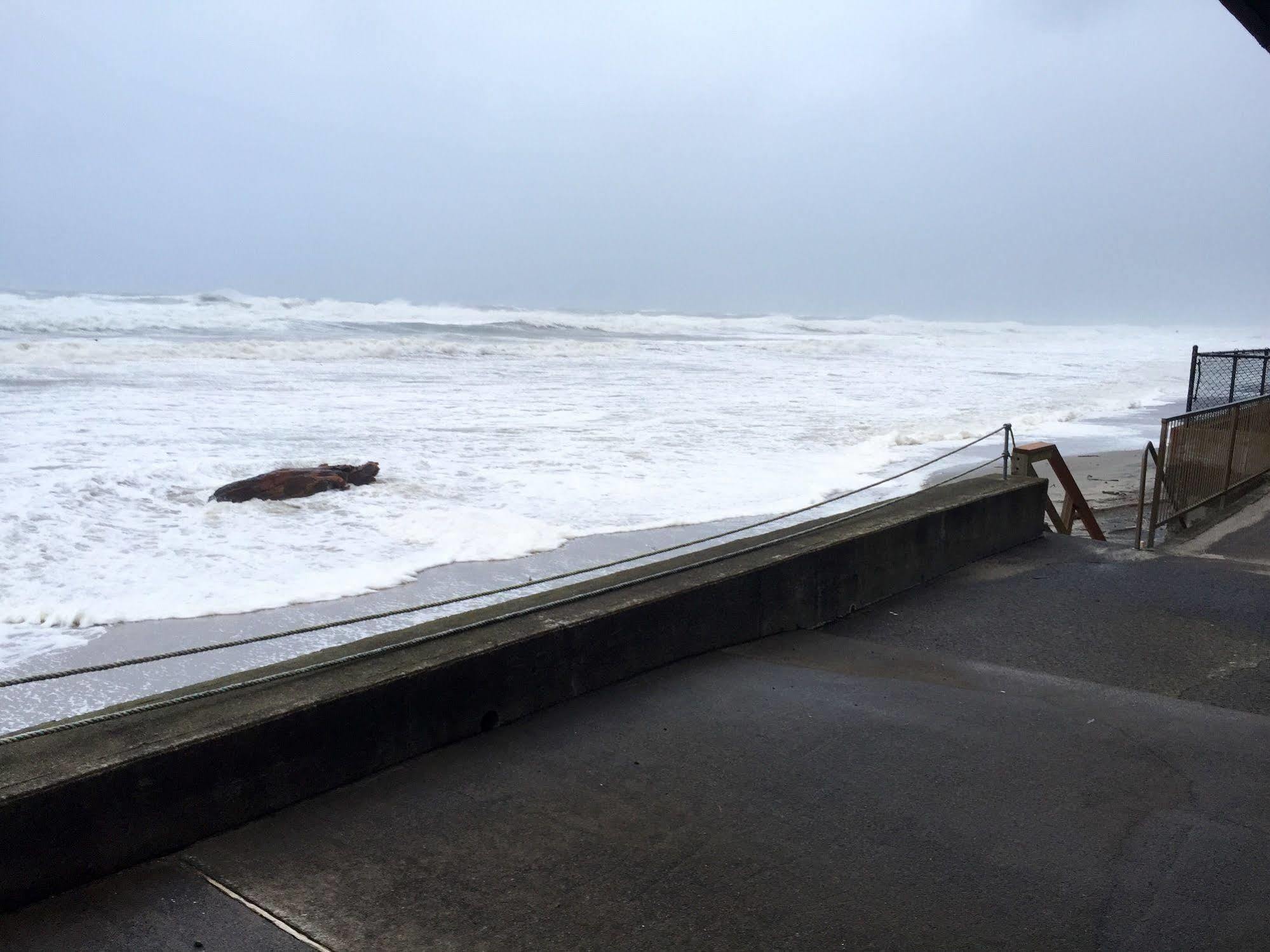 Sandcastle Beachfront Lincoln City Bagian luar foto