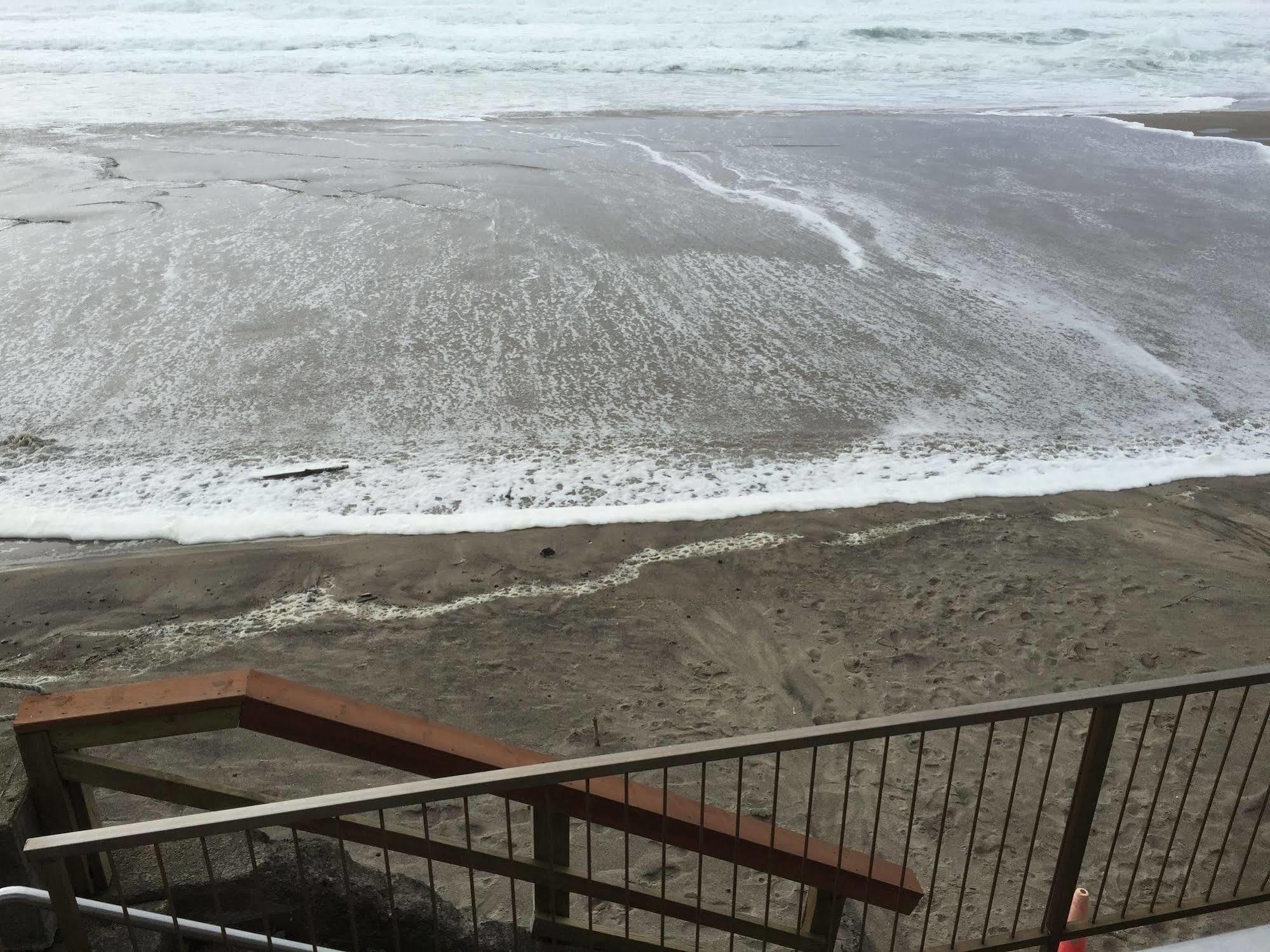 Sandcastle Beachfront Lincoln City Bagian luar foto